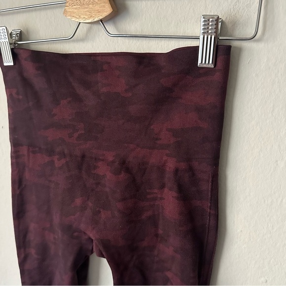 Spanx Burgundy Camoflauge Seamless Leggings Small - Picture 4 of 7